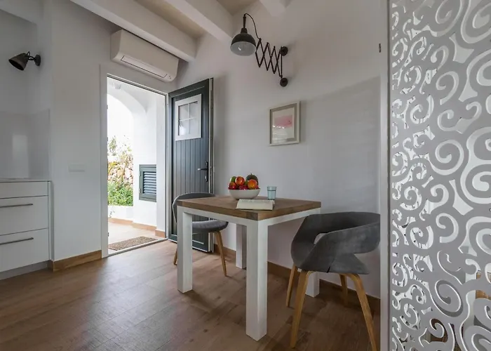 尤可马桑尼斯大农场酒店 *